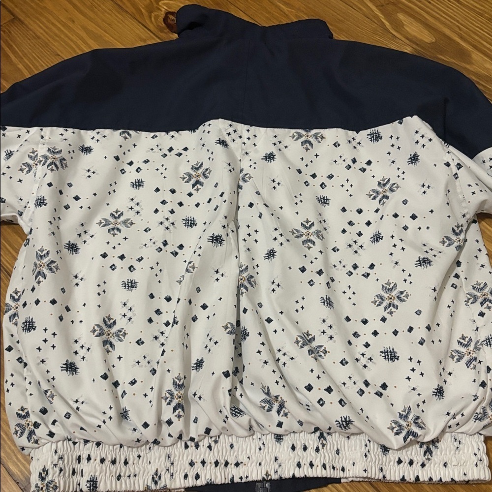 Wilson Women’s Size Medium Tennis Jacket - Picture 5 of 5
